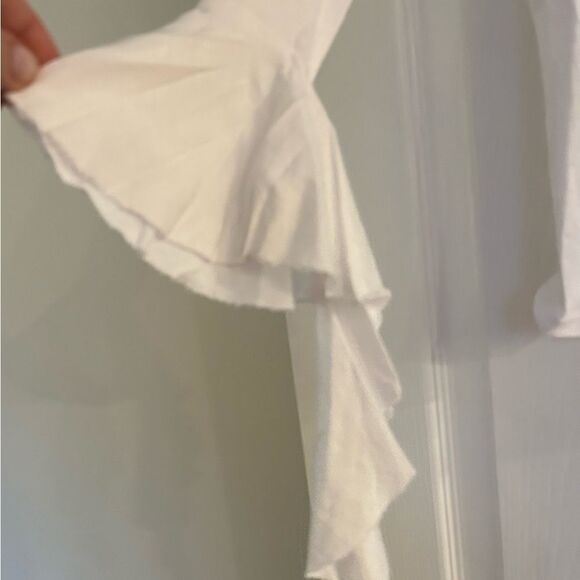 Lanston Revolve White Flutter Sleeve Top Size Large New with tags - Picture 3 of 8